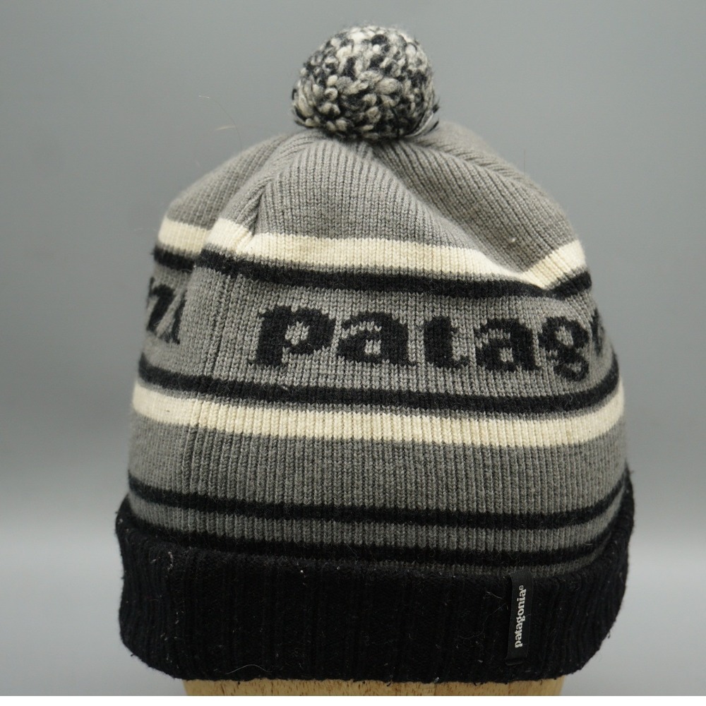 Patagonia Powder Town Beanie Grey Black Striped Pom Pom‎ Fleece Lined Hat